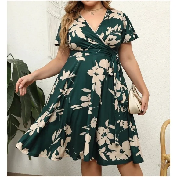 Plus Floral Print Butterfly Sleeve Wrap Dress - Picture 2 of 6